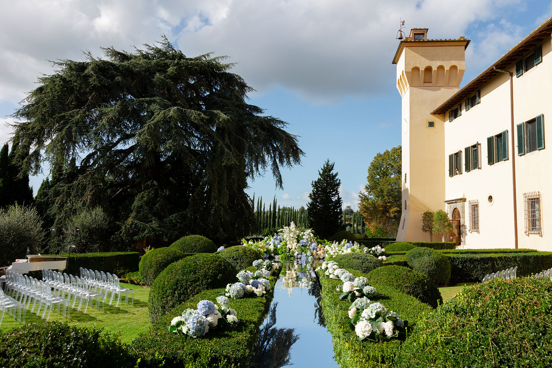 Luxury Wedding Ceremony with Mirror Aisle in a Tuscan Castle